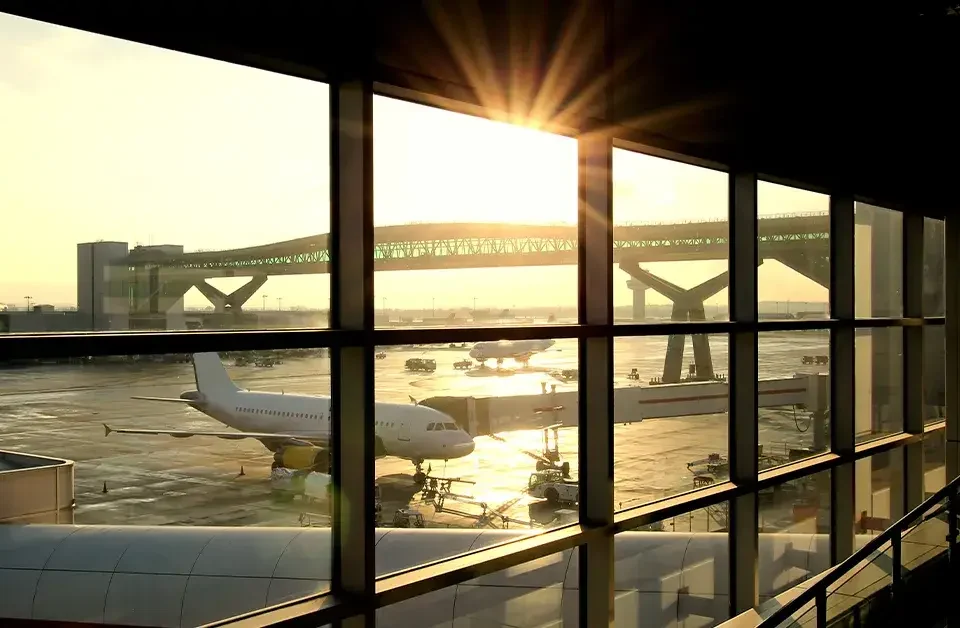 Stress-Free Travel from Huntingdon to Heathrow Airport with Amigo Carz