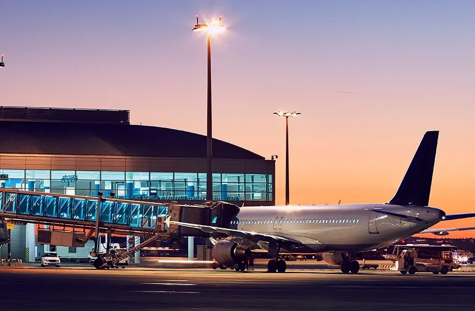 Your Ultimate Guide to Stress-Free Airport Transfers with Amigo Carz: Covering Birmingham, All London Airports, and Nearby Destinations